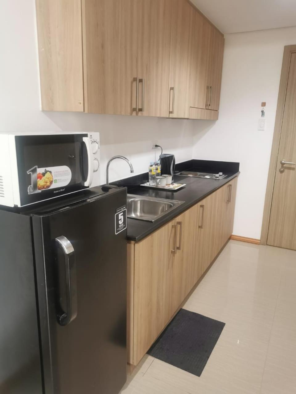 L&B Condo-Cozy And Peaceful 1 Bedroom Near Moa With Wifi, Netflix And Parking *