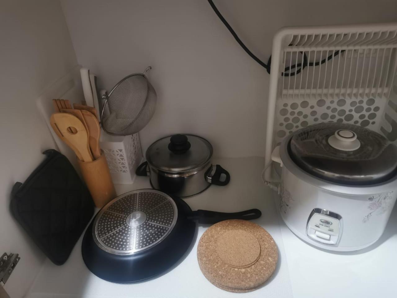 L&B Condo-Cozy And Peaceful 1 Bedroom Near Moa With Wifi, Netflix And Parking Apartment